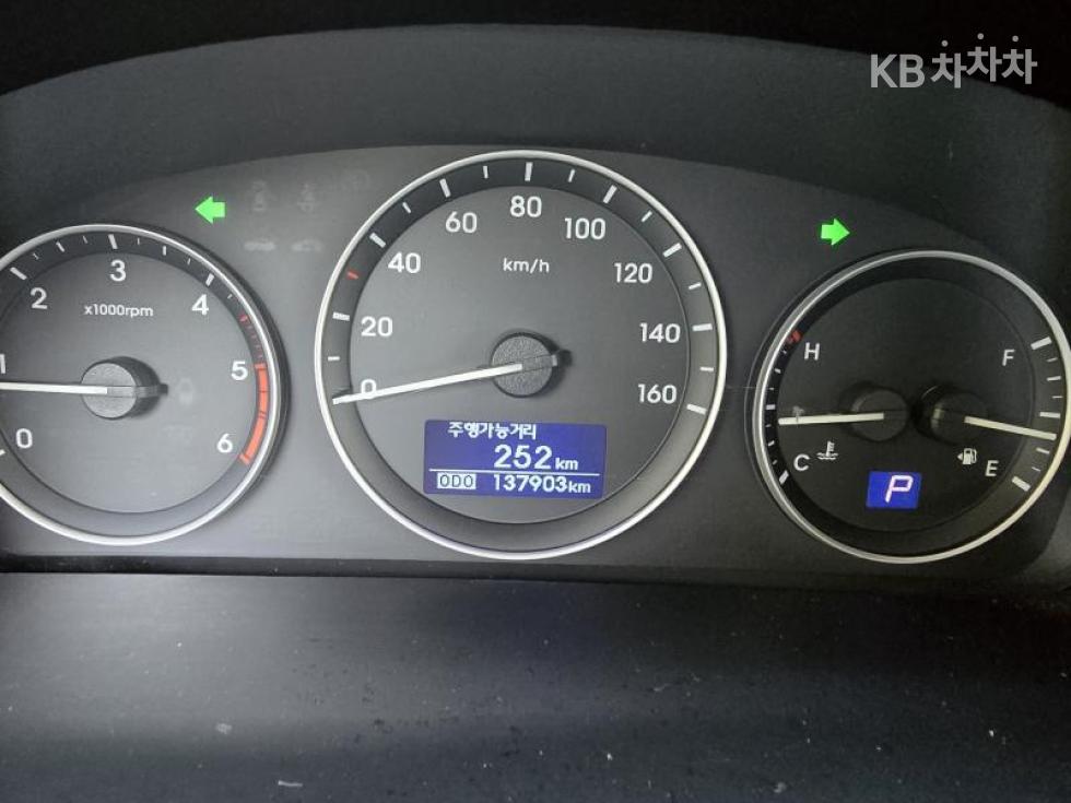 Hyundai Starex — miniaturë 12