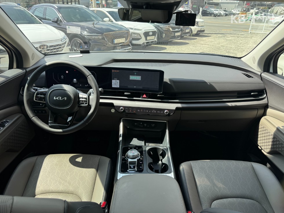Kia Carnival — miniaturë 9