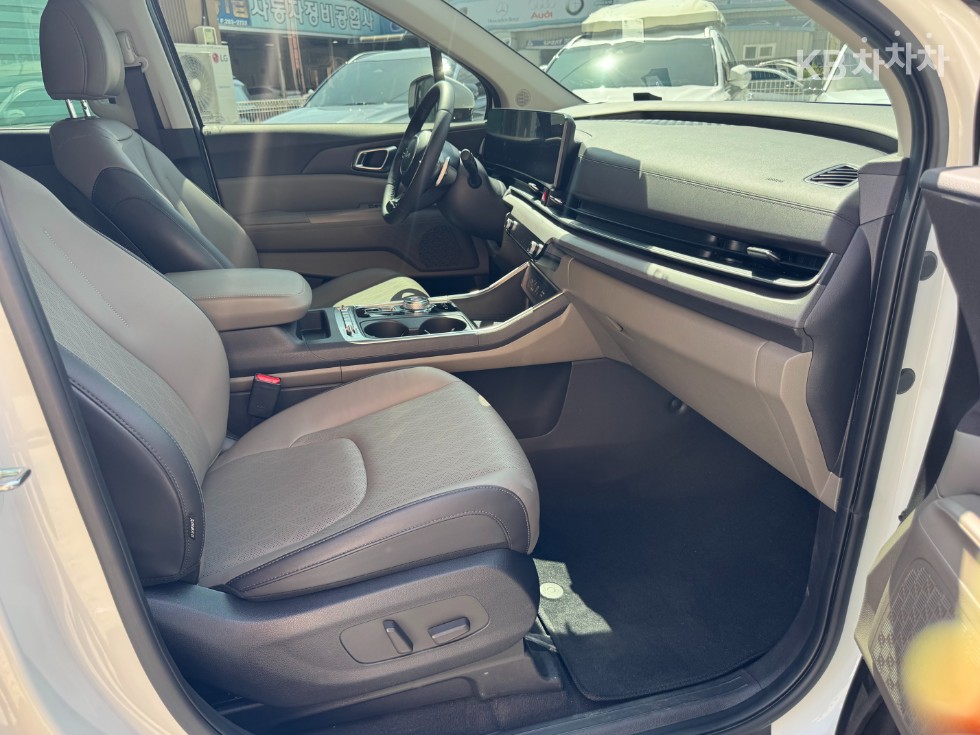 Kia Carnival — miniaturë 10