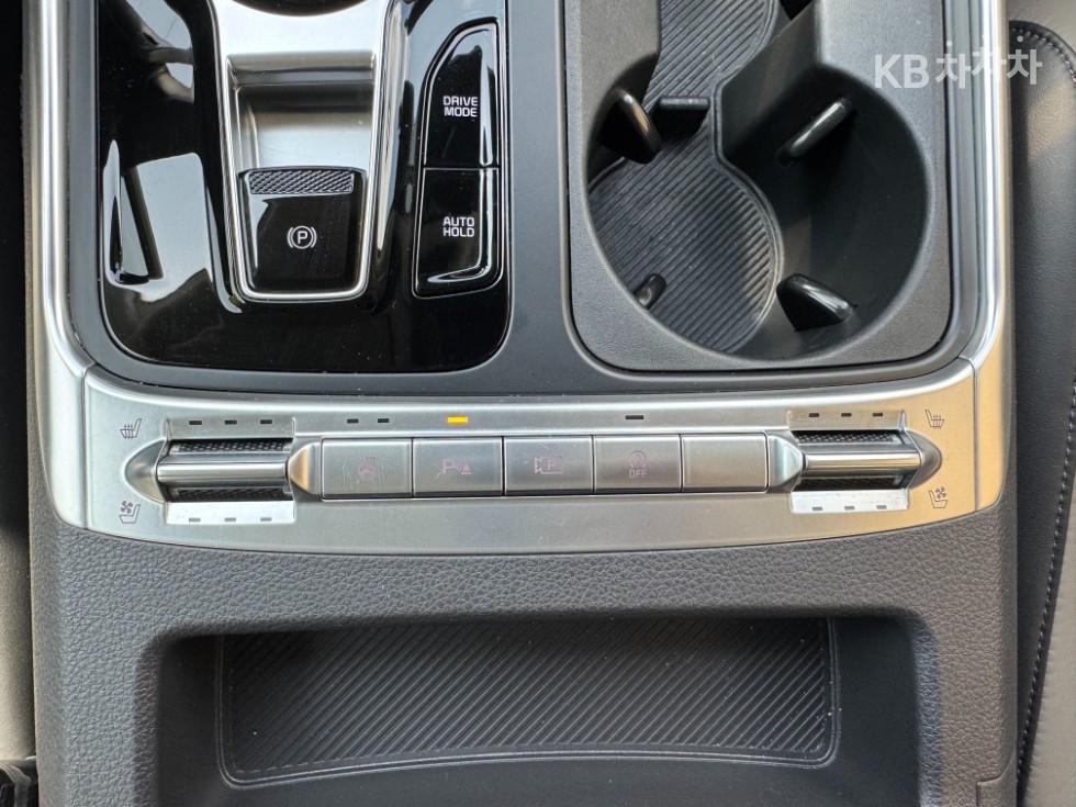 Kia Carnival — miniaturë 16