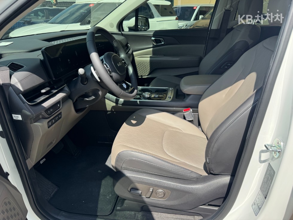 Kia Carnival — miniaturë 20