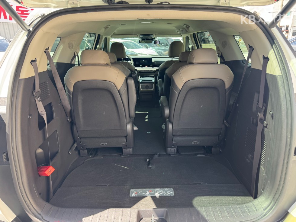 Kia Carnival — miniaturë 21