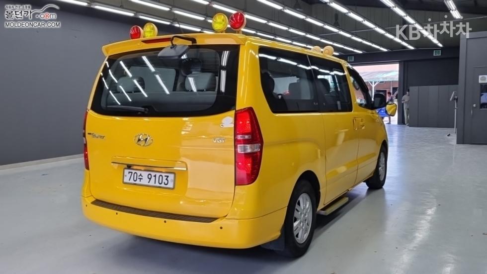 Hyundai Starex — miniaturë 2