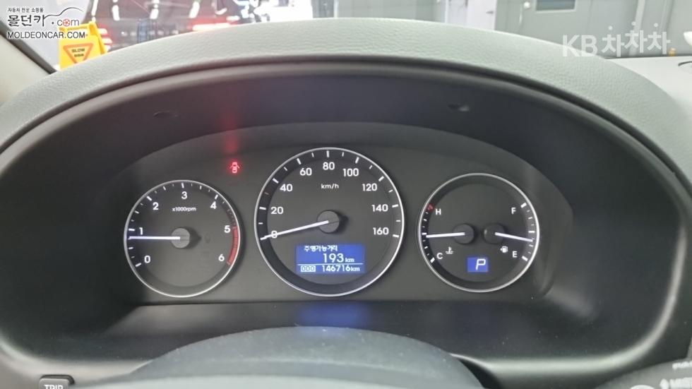 Hyundai Starex — miniaturë 5