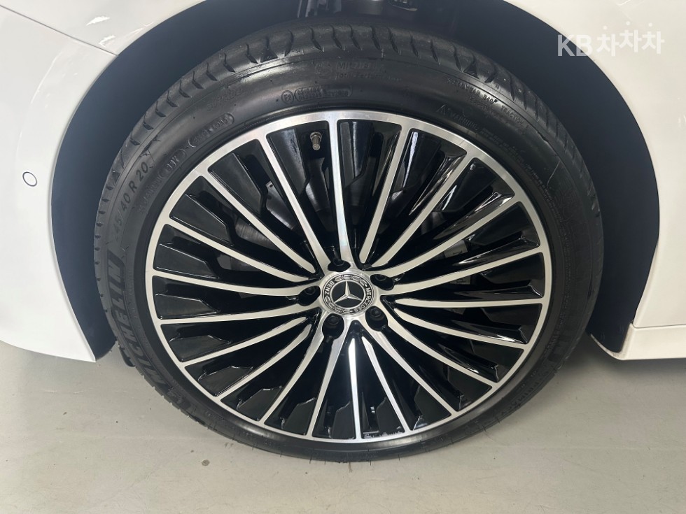 Mercedes-Benz E-klasse — miniaturë 7