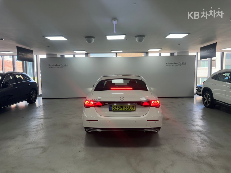 Mercedes-Benz E-klasse — miniaturë 3