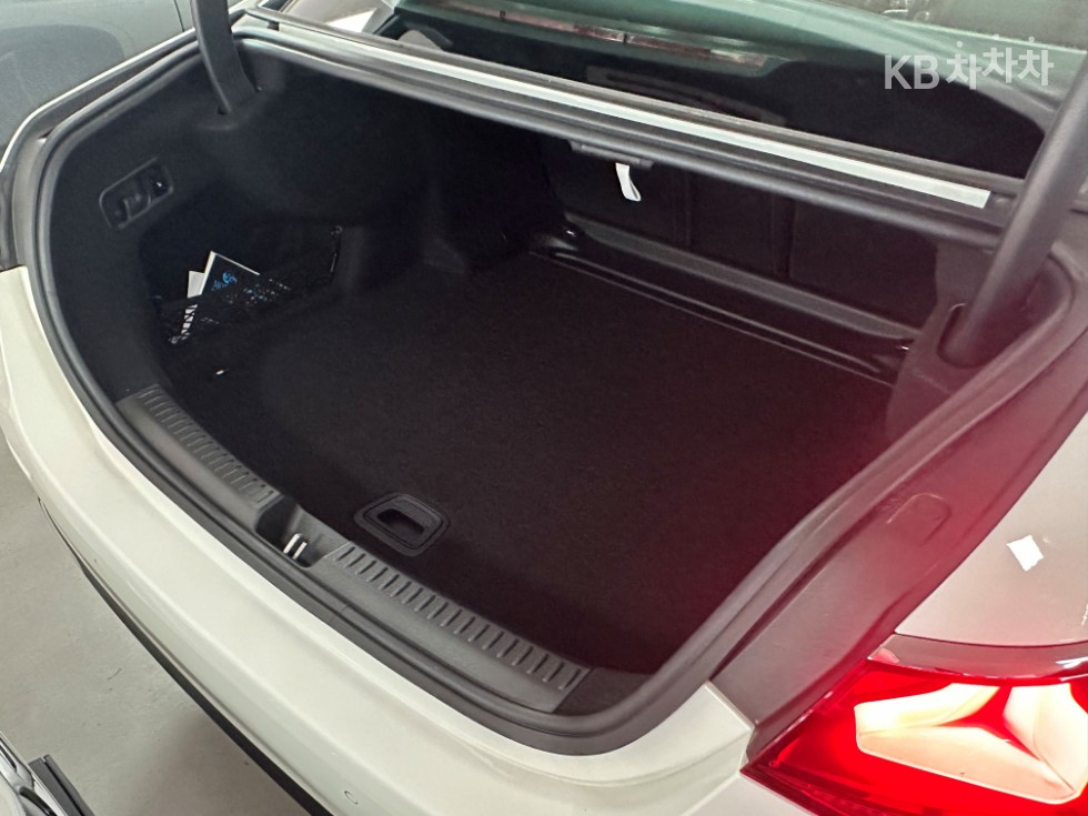 Mercedes-Benz E-klasse — miniaturë 8