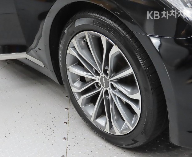 Hyundai Genesis — miniaturë 16