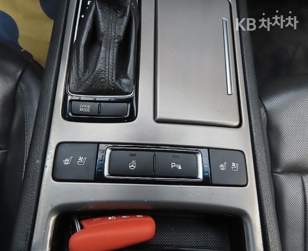 Hyundai Genesis — miniaturë 13