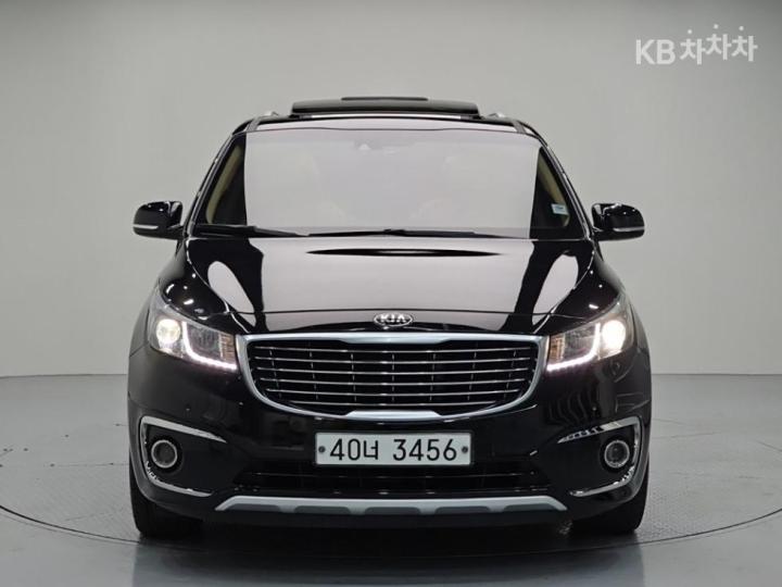 Kia Carnival — miniaturë 2