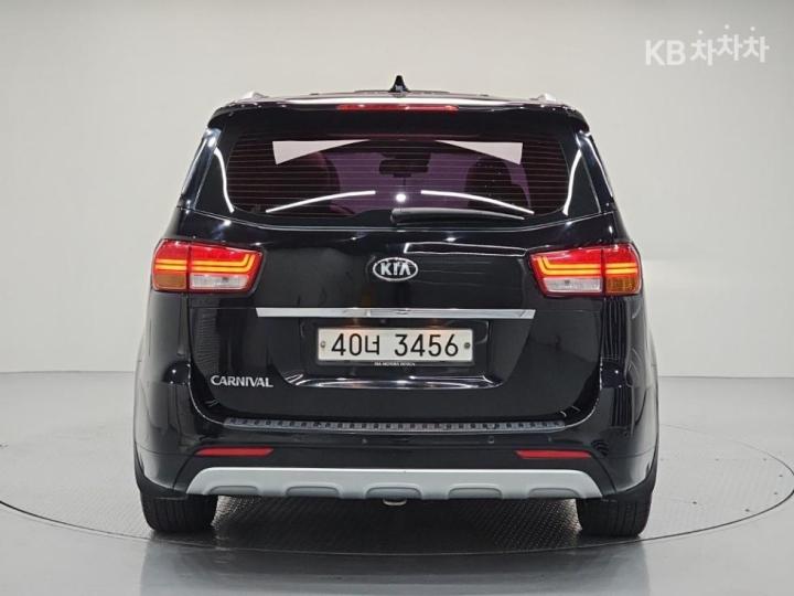 Kia Carnival — miniaturë 3