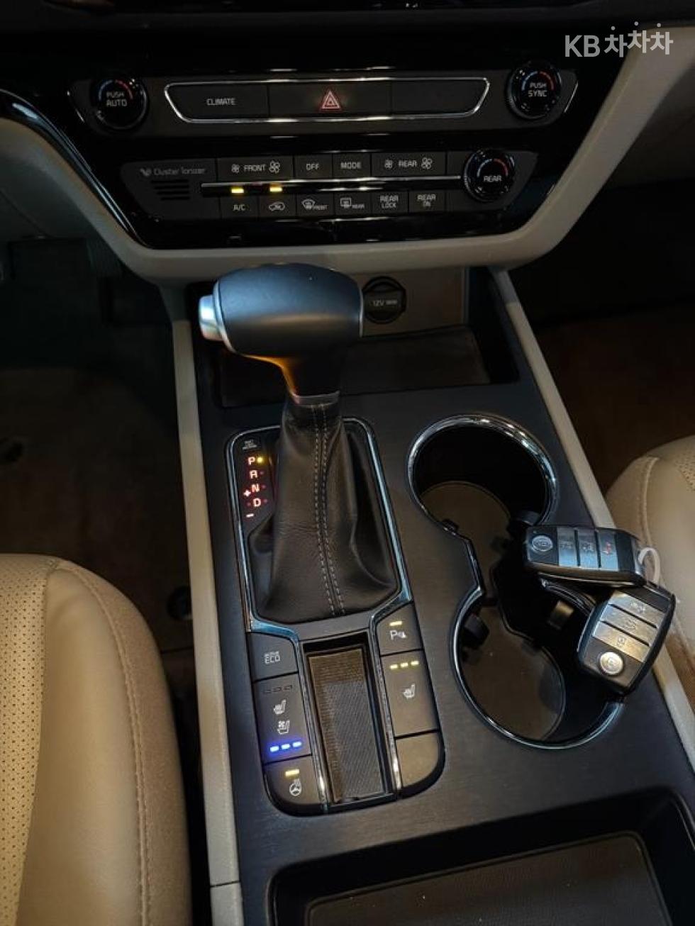 Kia Carnival — miniaturë 13