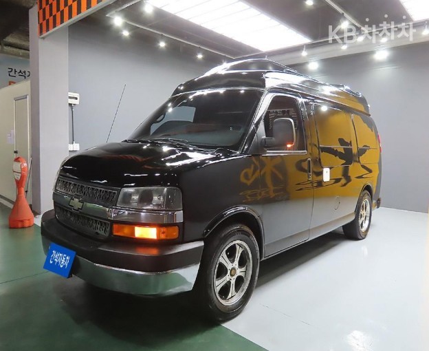 Chevrolet Express — miniaturë 2