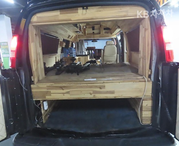 Chevrolet Express — miniaturë 12