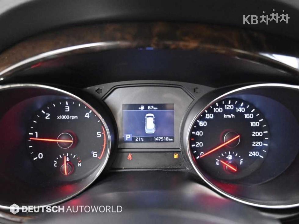 Kia Carnival — miniaturë 8