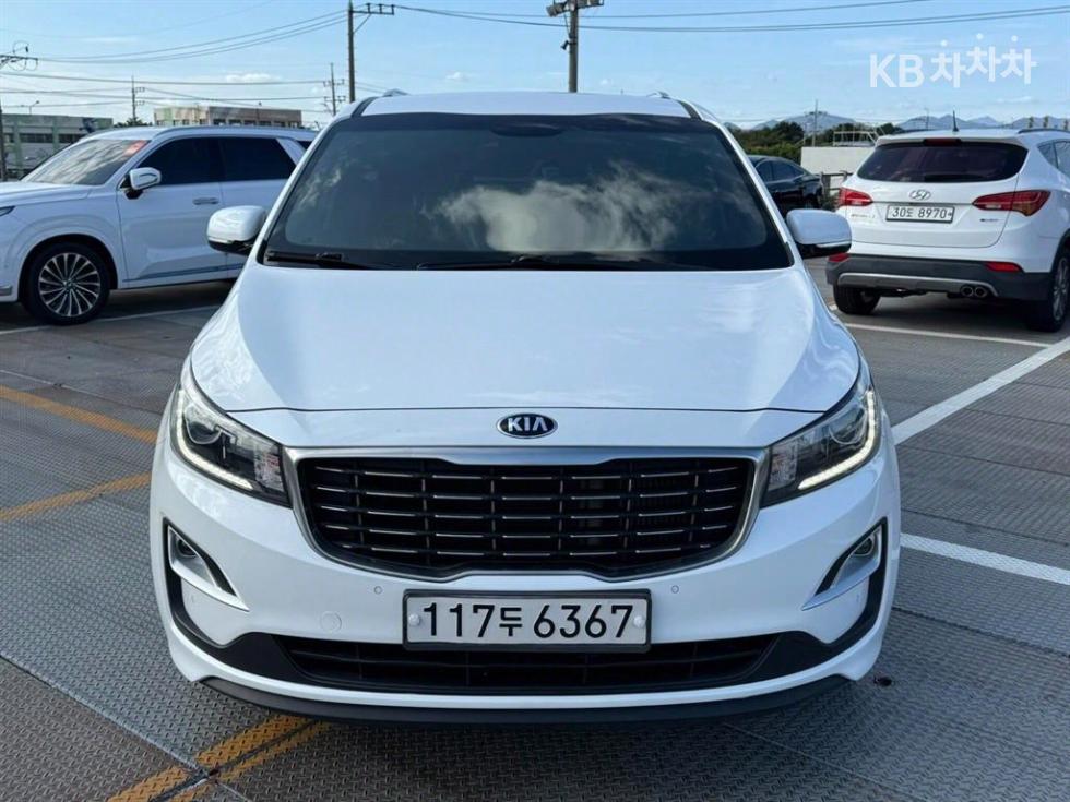 Kia Carnival — miniaturë 3