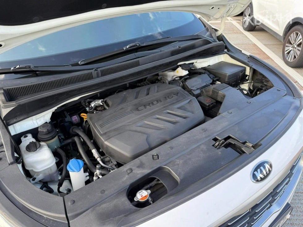 Kia Carnival — miniaturë 5