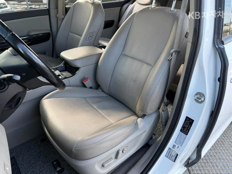 Kia Carnival — miniaturë 10