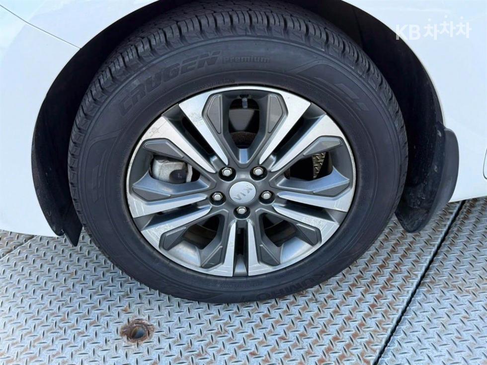 Kia Carnival — miniaturë 19