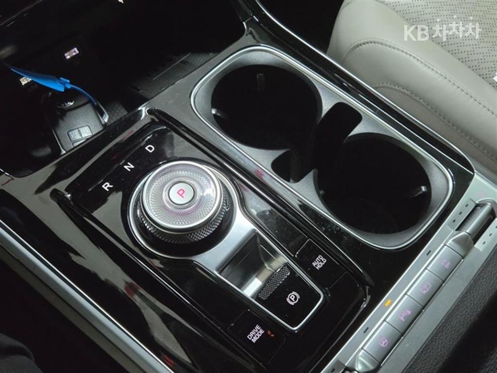 Kia Carnival — miniaturë 6