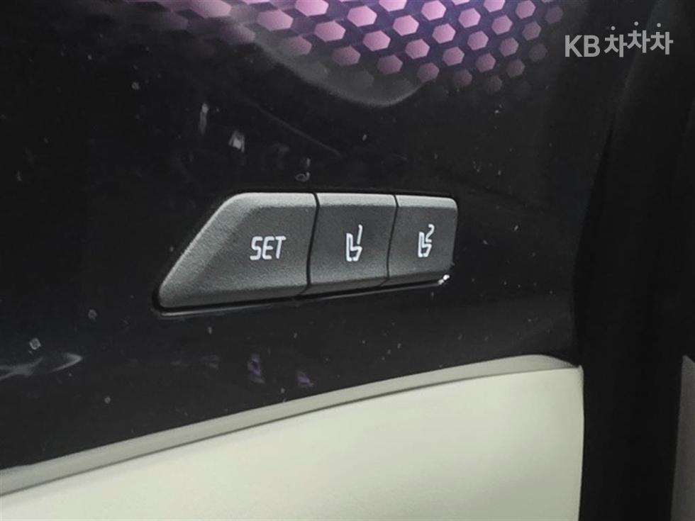 Kia Carnival — miniaturë 7