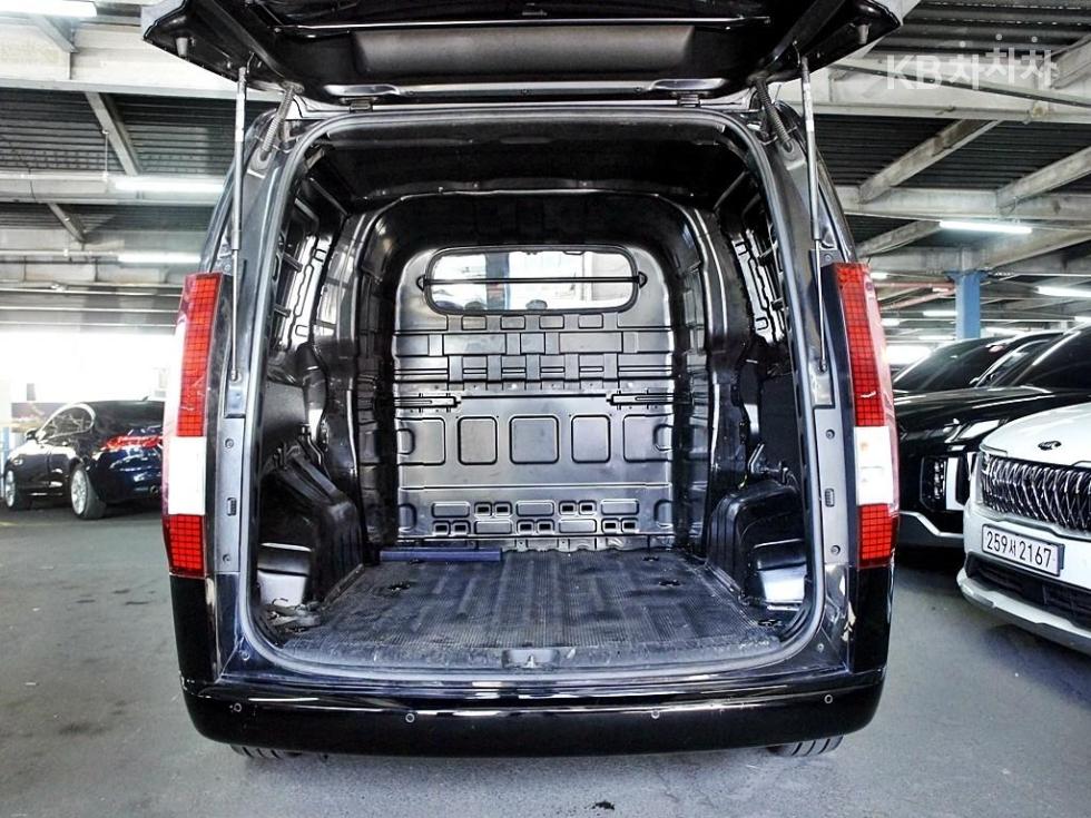 Hyundai Staria — miniaturë 18