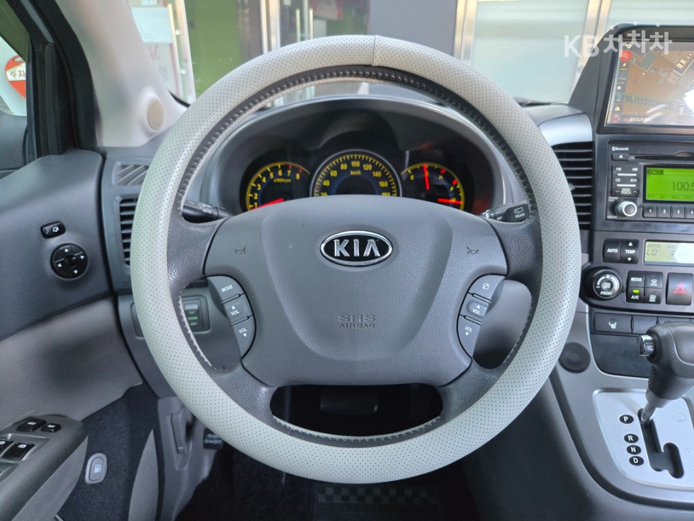 Kia Carnival — miniaturë 9