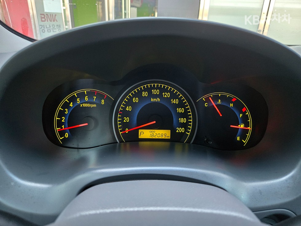 Kia Carnival — miniaturë 10