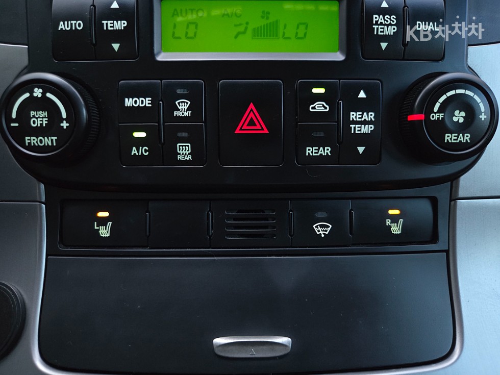 Kia Carnival — miniaturë 13