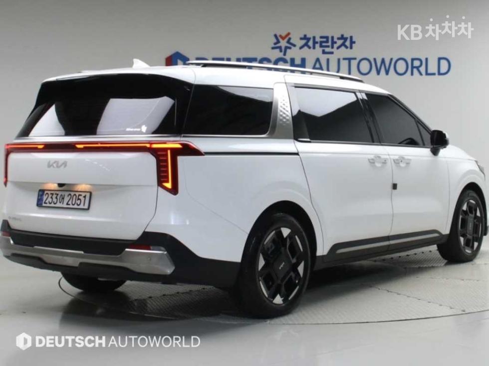 Kia Carnival — miniaturë 2