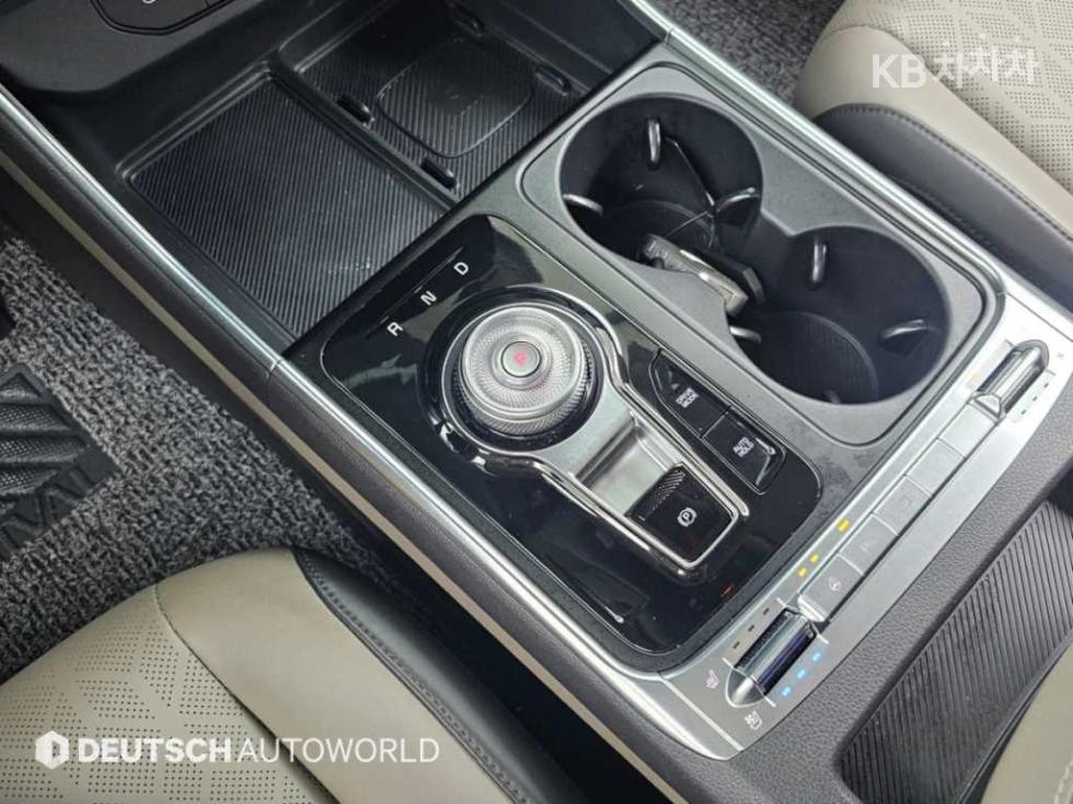 Kia Carnival — miniaturë 9