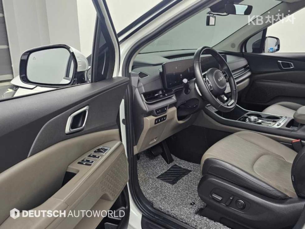 Kia Carnival — miniaturë 11