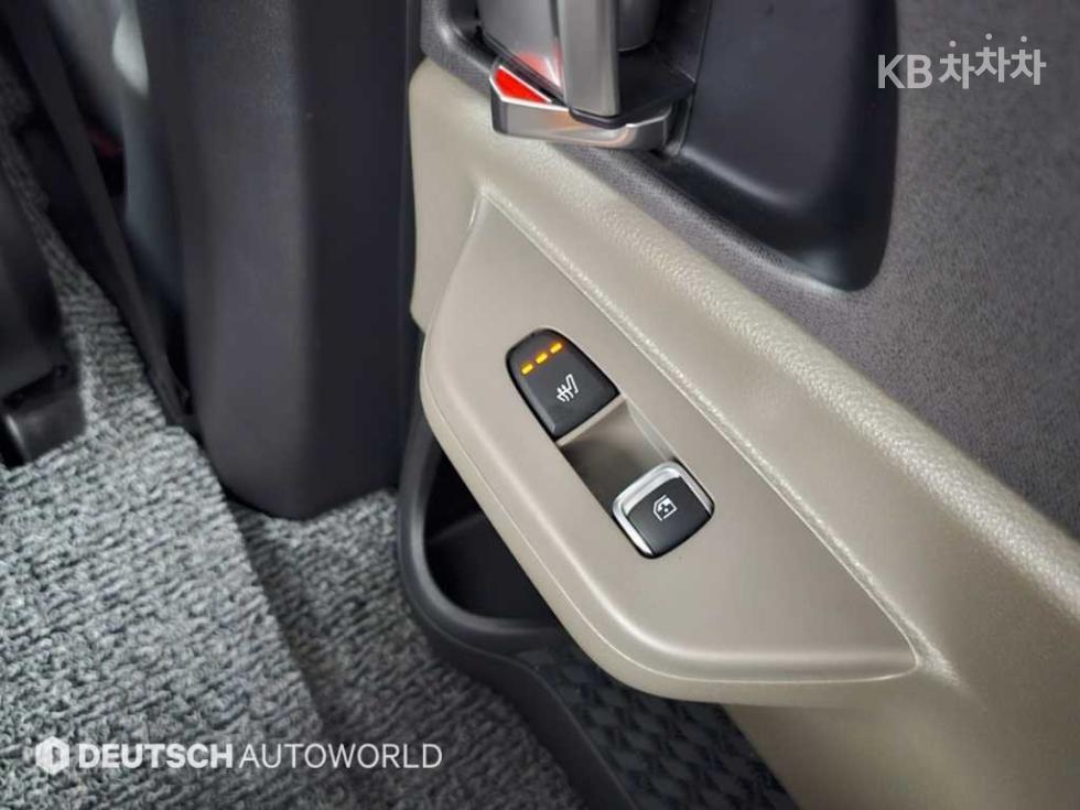 Kia Carnival — miniaturë 16