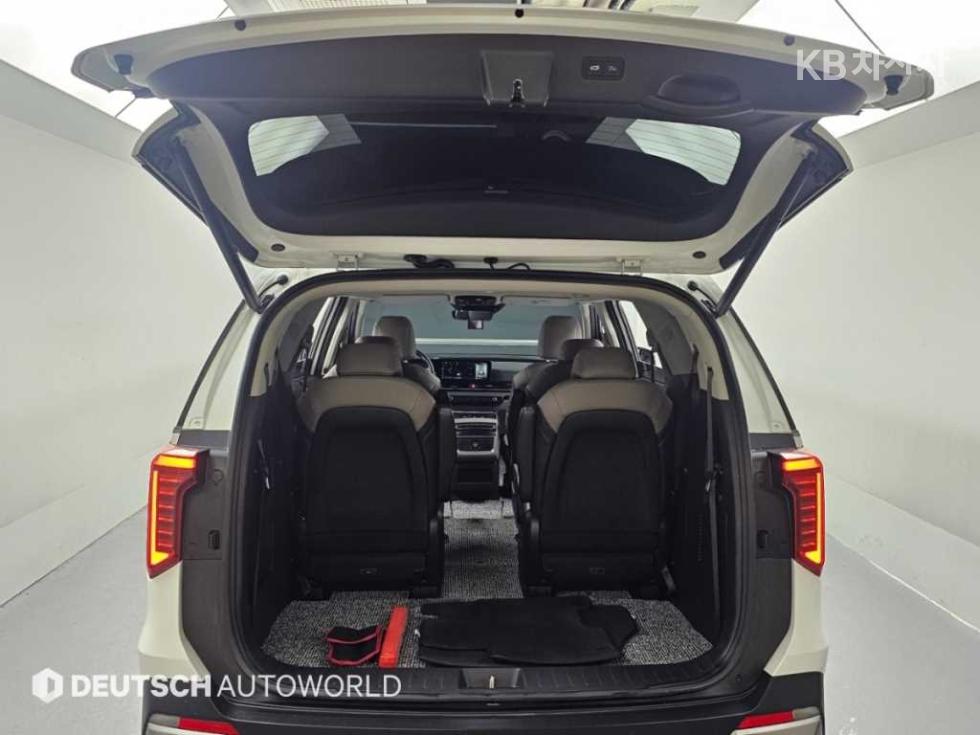 Kia Carnival — miniaturë 19