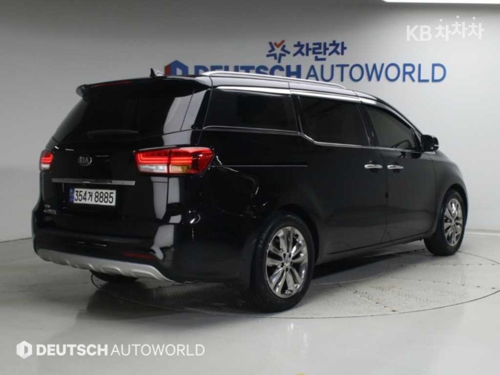 Kia Carnival — miniaturë 2
