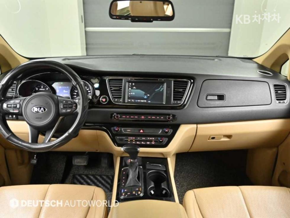 Kia Carnival — miniaturë 7