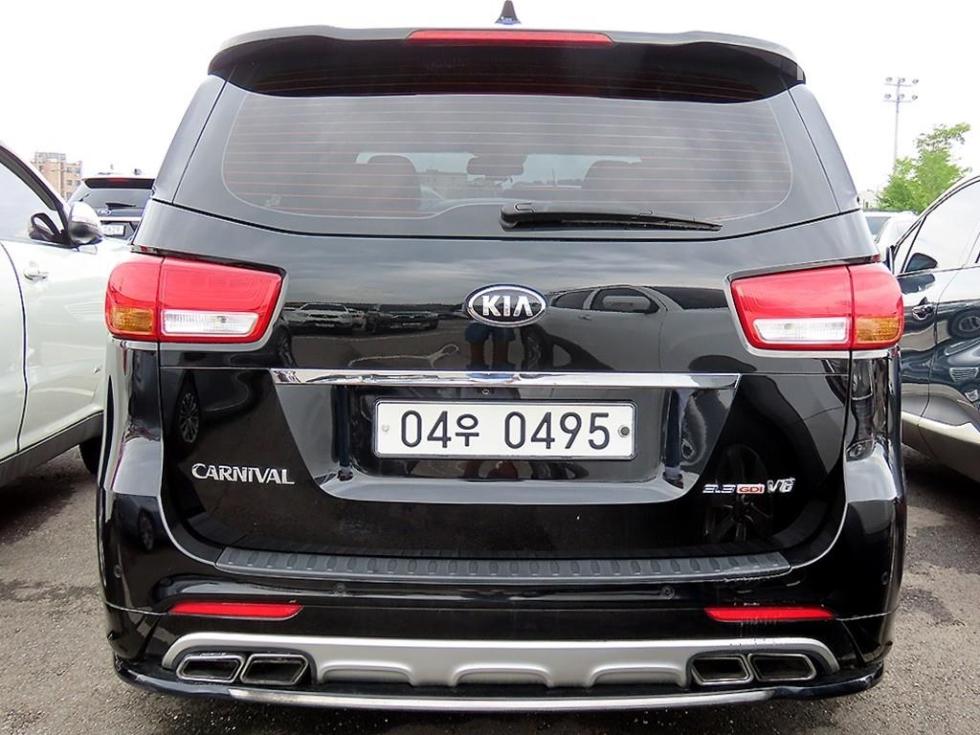 Kia Carnival — miniaturë 4