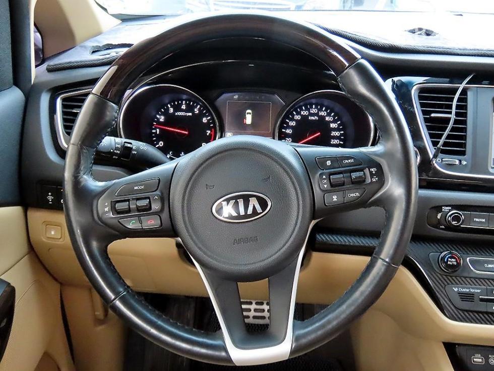 Kia Carnival — miniaturë 7
