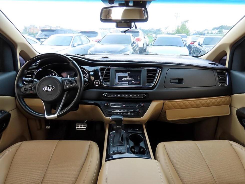 Kia Carnival — miniaturë 9