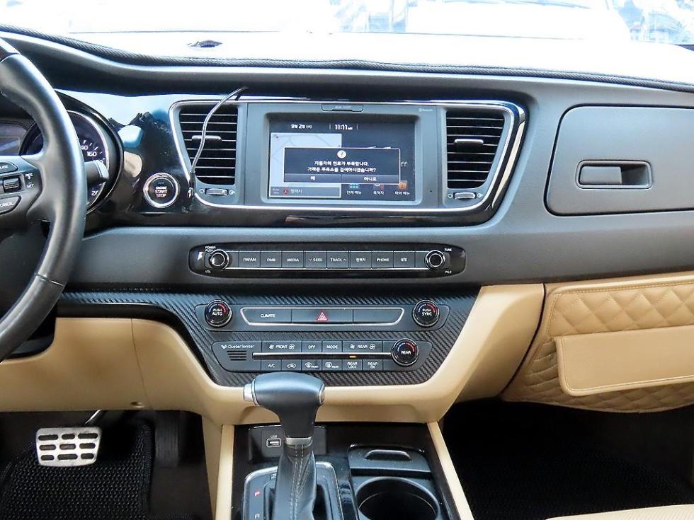 Kia Carnival — miniaturë 10