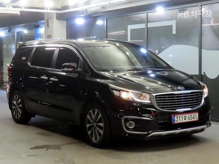 Kia Carnival 9인승 2.2 디젤 럭셔리 — foto 1