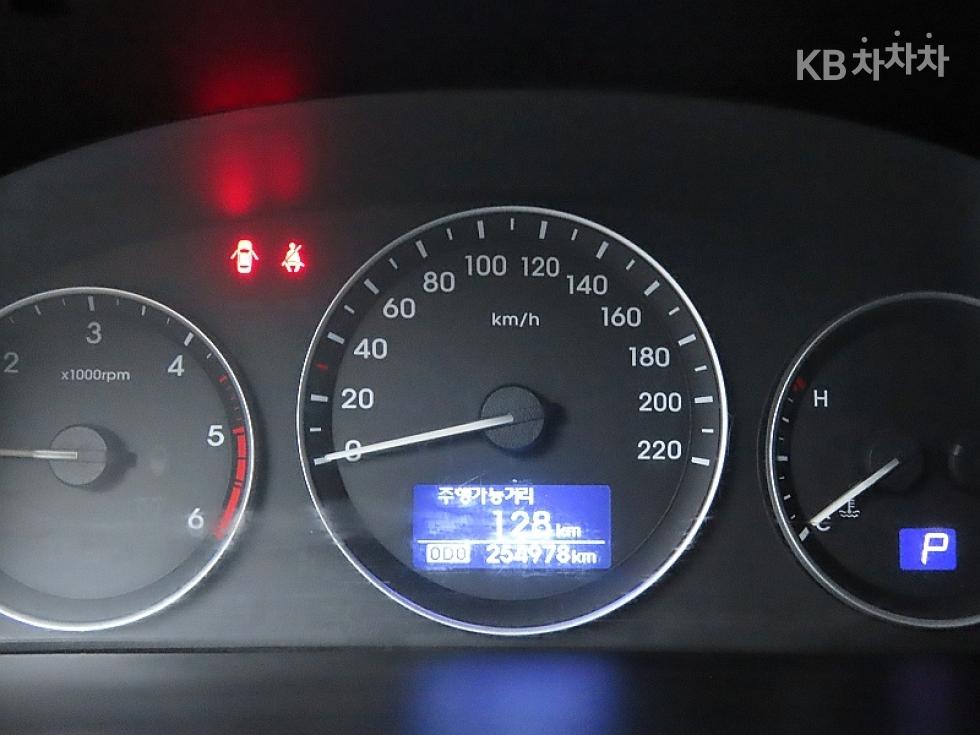 Hyundai Starex — miniaturë 8