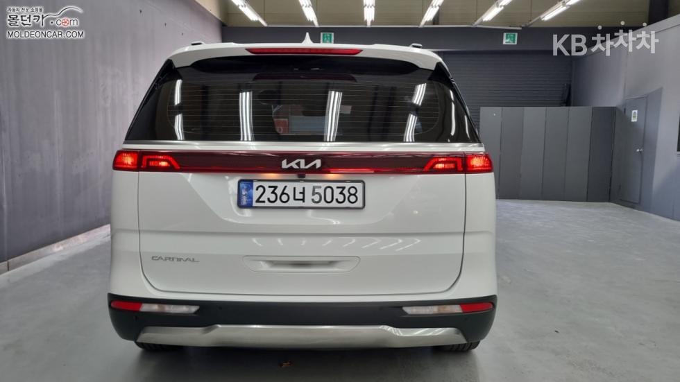 Kia Carnival — miniaturë 4