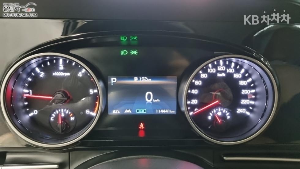 Kia Carnival — miniaturë 5