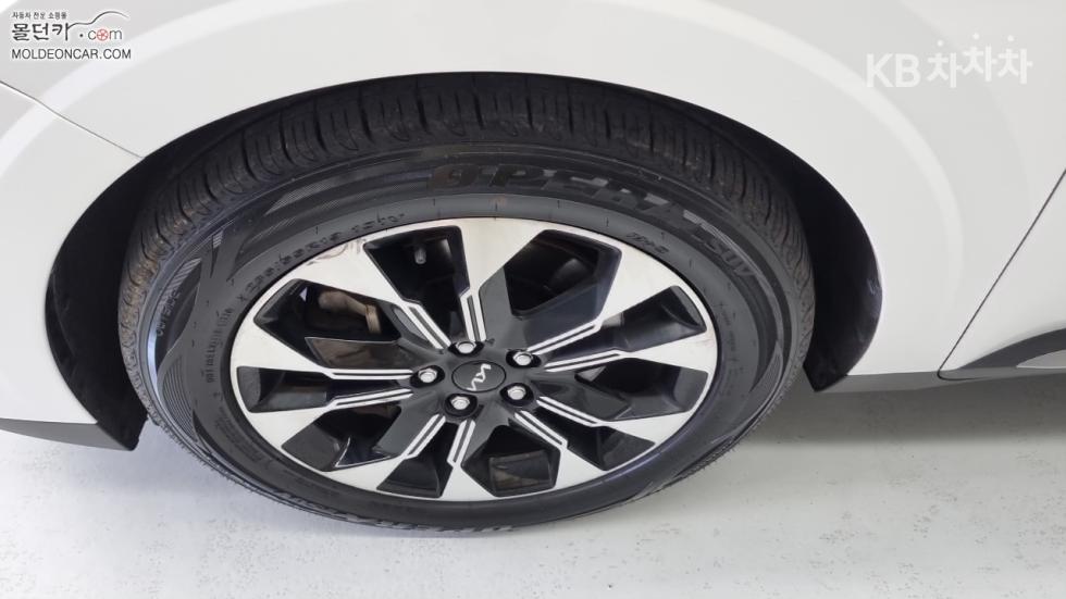 Kia Carnival — miniaturë 6