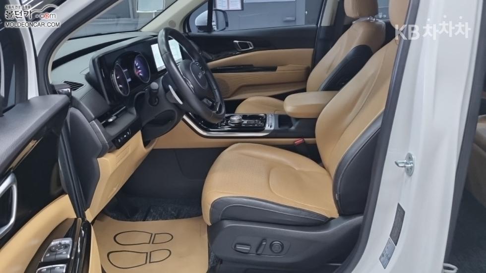 Kia Carnival — miniaturë 9
