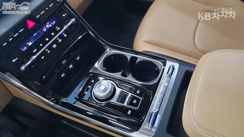 Kia Carnival — miniaturë 14