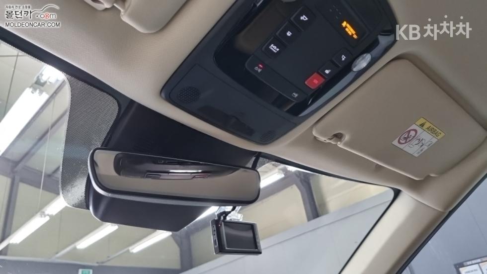 Kia Carnival — miniaturë 15