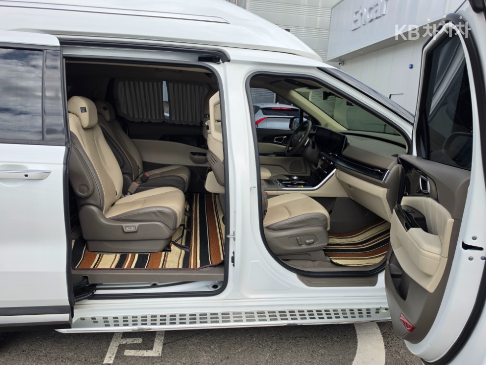 Kia Carnival — miniaturë 13
