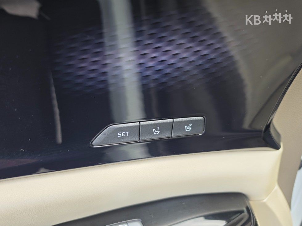 Kia Carnival — miniaturë 16